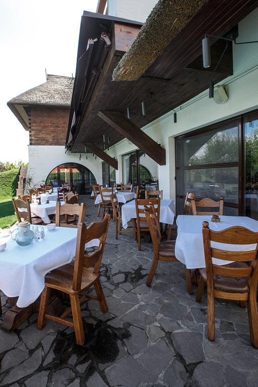 Gosteria Hata Podoprygora Obukhivka Buitenkant foto